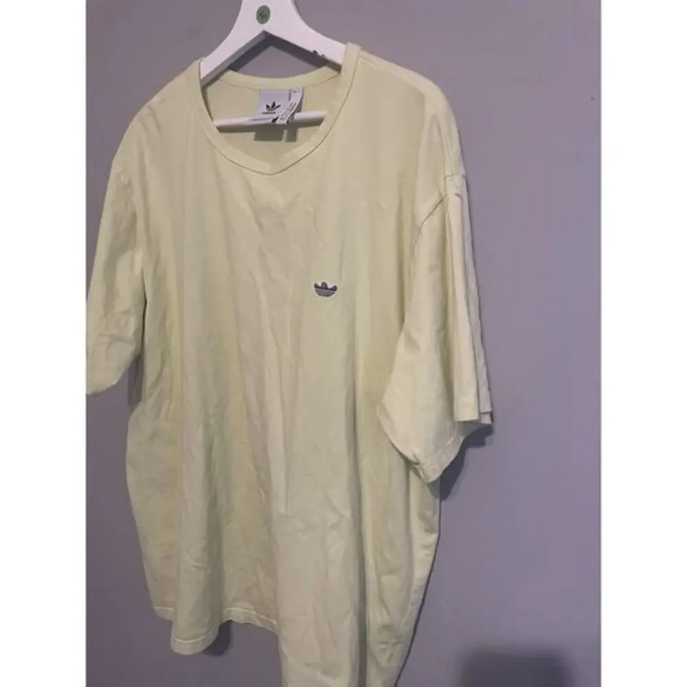 adidas Originals Men's Shmoo Logo Tee‎ FM1435 2XL